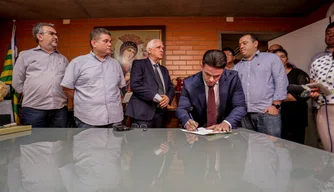 Posse aconteceu nesta terça-feira (7).