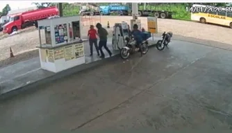 Bandido faz dois assaltos em 20 minutos.
