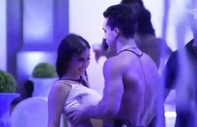 Petrix Barbosa e Bianca Andrade em festa no BBB 20.
