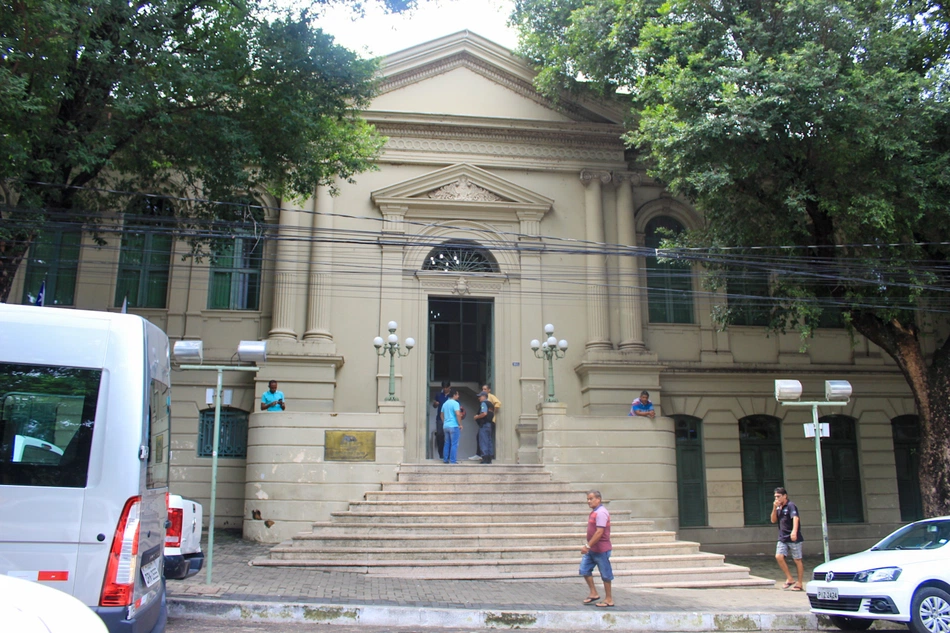 fachada da prefeitura de Teresina