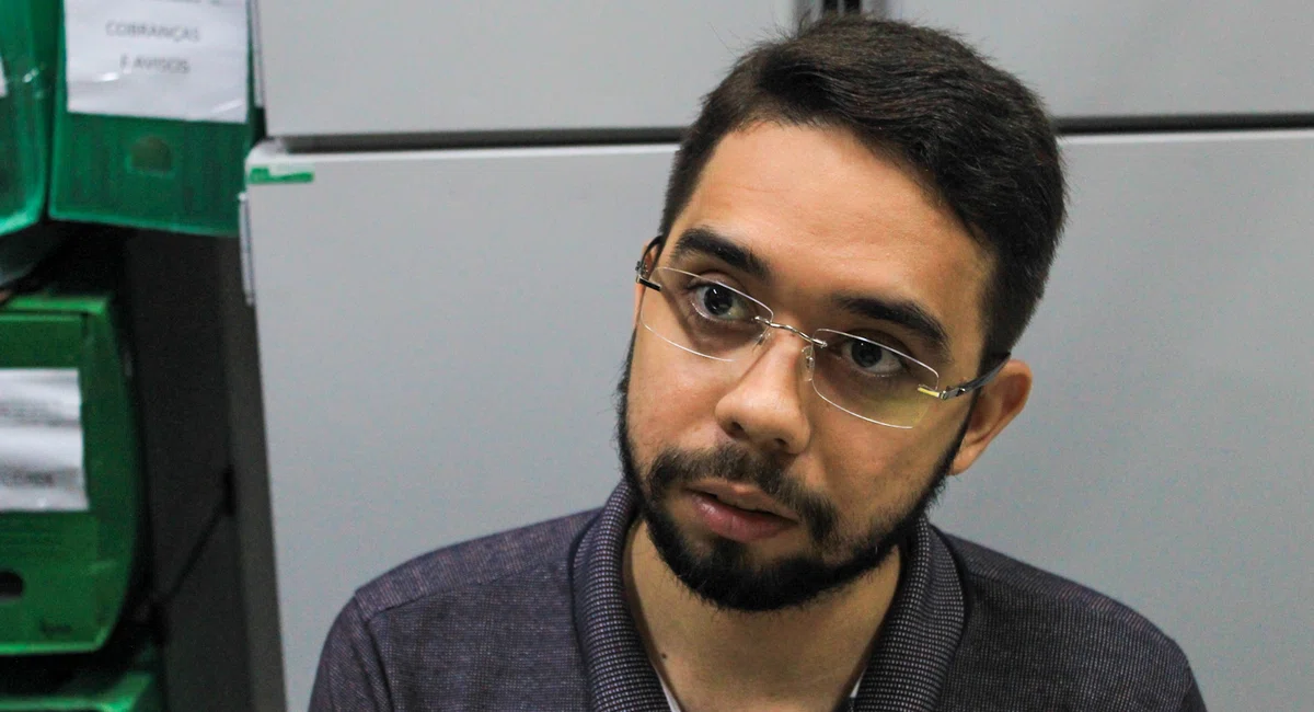 Victor Rocha assistente de Administração do shopping da cidade