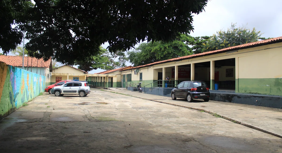 Escola Adamir Leal