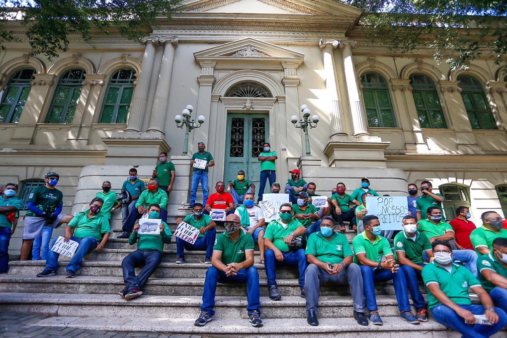 Protesto dos motoristas e cobradores de ônibus