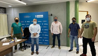 Reunião com representantes das academias