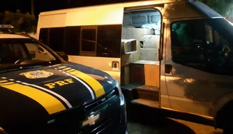 PRF apreende carregamento de contrabando de cigarros