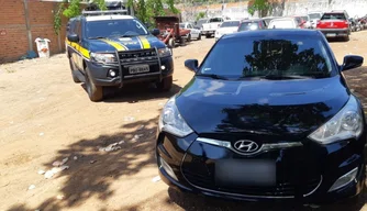 PRF apreende veículo com 27 multas de trânsito na BR-343 em Floriano