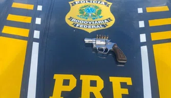 Homem é preso por porte ilegal de arma de fogo