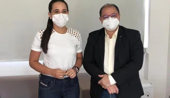 Vereadora Elzuila Calisto (PT) e diretor do CAU/PI Wellington Camarço