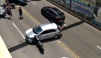 Acidente entre carro e moto deixa homem ferido na zona Sul de Teresina