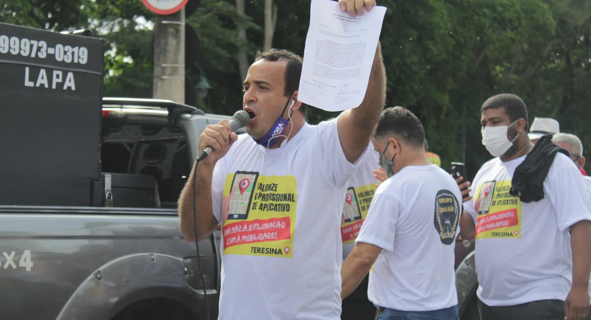 Manifestação na Av. Marechal Castelo Branco