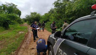 Corpo de jovem é encontrado em estrada vicinal.