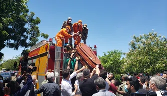 Cortejo de despedida de Firmino Filho chega ao cemitério