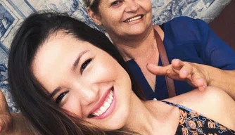 Juliette Freire ao lado de sua mãe Fátima Freire