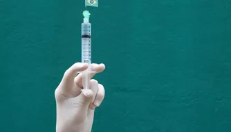 Vacina brasileira deverá ser testada em humanos em junho