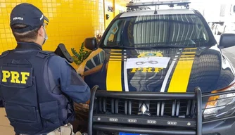 PRF cumpre mandado de prisão a suspeita de Estelionato em Floriano.