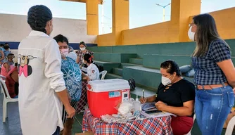 Prefeitura realiza arraiá da vacinação em Cocal.