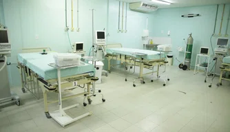Hospitais fecham alas Covid