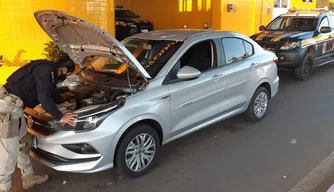 Carro apreendido pela PRF durante a abordagem