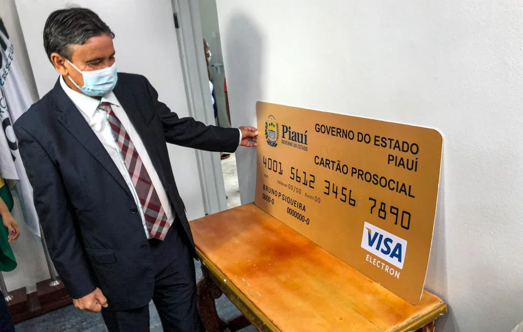 Entrega de cartões do programa cartão pró social