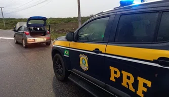 Veículo recuperado pela PRF em Parnaíba.