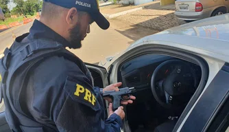 Arma de fogo apreendida pela PRF em Floriano-PI.