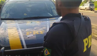 Medicamentos apreendidos pela PRF em Floriano-PI.