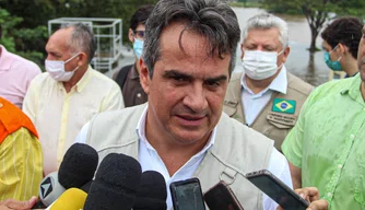 Ministros Ciro e João Roma visitam áreas alagadas em Teresina