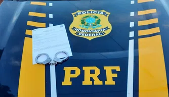 PRF prende acusado de não pagar pensão alimentícia.