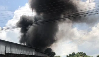 Incêndio na empresa Expresso Princesa do Sul, em Teresina.