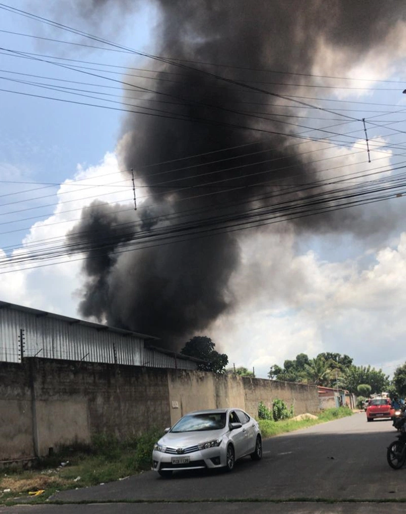 Incêndio na empresa Expresso Princesa do Sul, em Teresina.