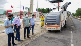 Obras de recapeamento da avenida Zequinha Freire.