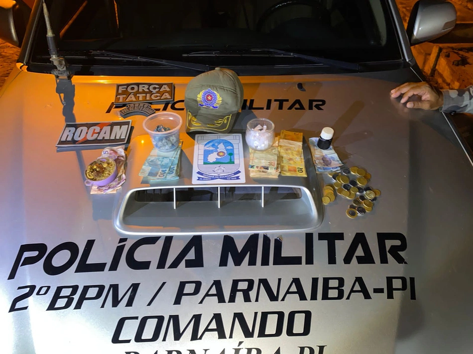 Polícia Militar apreende drogas, celulares e dinheiro em Parnaíba.