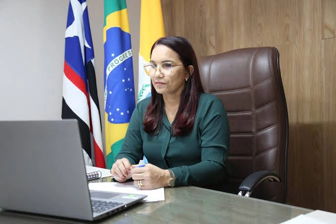 Prefeita Dinair Veloso