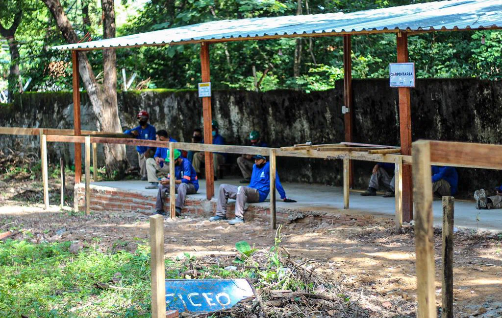 Prefeito de Teresina Dr. Pessoa visita obra