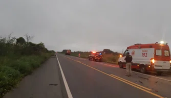 Colisão de veículos na BR 343