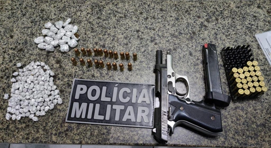 Polícia apreende armas e drogas em Cajueiro da Praia