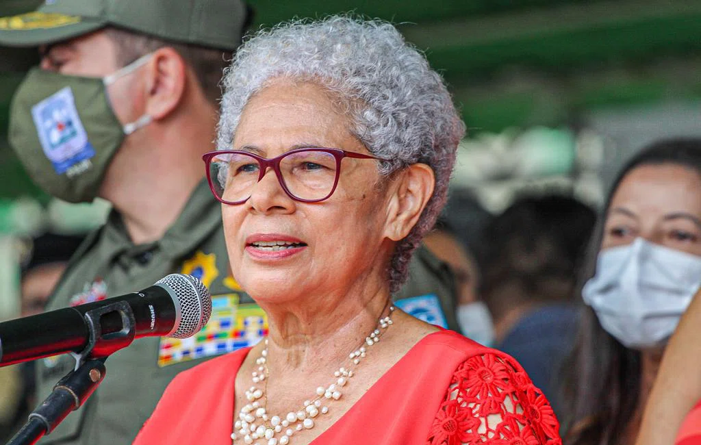 Governadora Regina Sousa