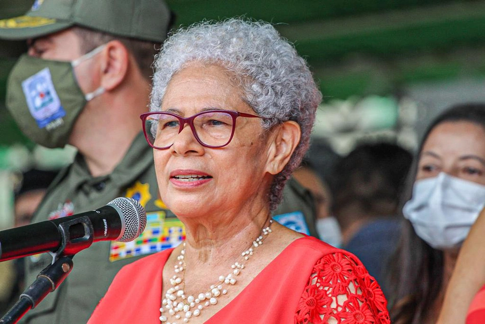 Governadora Regina Sousa