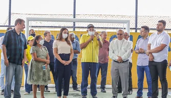 Dr. Pessoa entrega reforma da Quadra de Esportes do Poti Velho