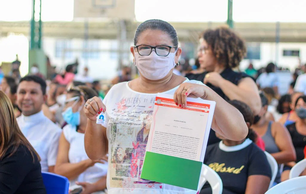 Entrega de Registro de Imóveis no Parque Firmino Filho