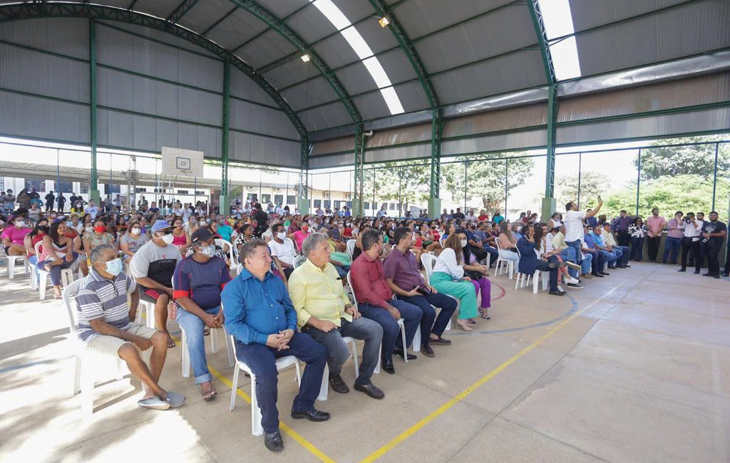 Entrega de Registro de Imóveis no Parque Firmino Filho