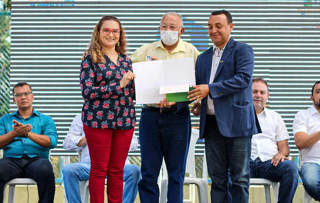 Entrega de Registro de Imóveis no Parque Firmino Filho