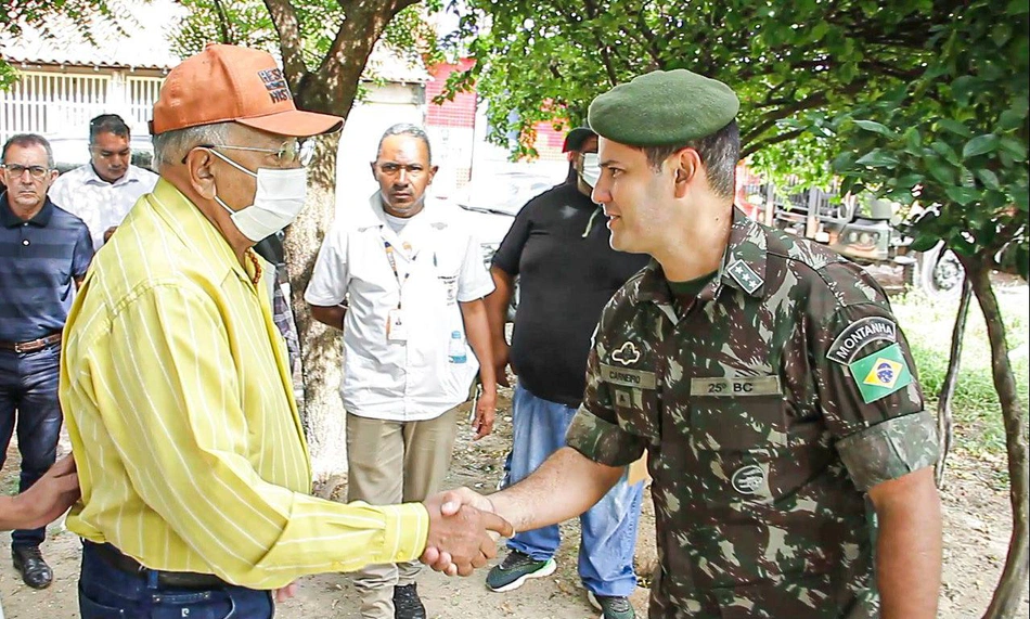 Dr. Pessoa acompanha Exército em operação em combate à dengue em Teresina