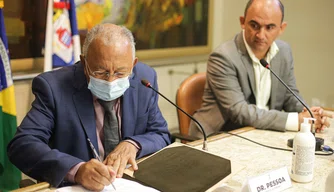 Dr. Pessoa empossa membros do COMAD.