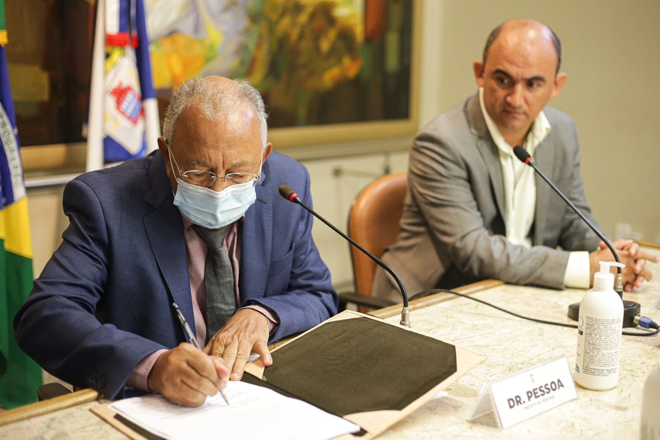 Dr. Pessoa empossa membros do COMAD.