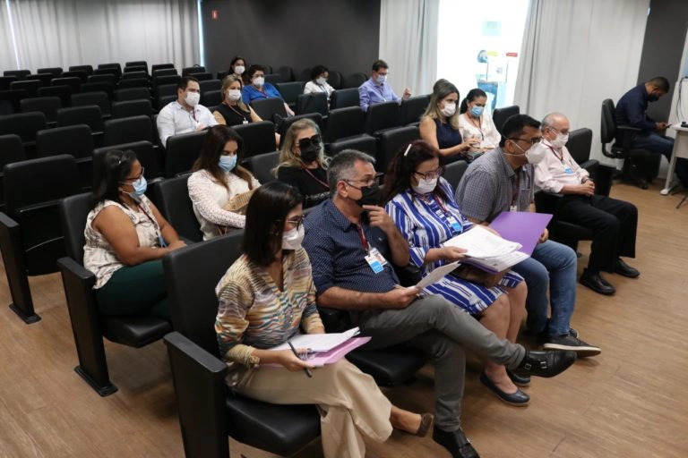 Audiência com gestores da saúde realizada pelo MPPI.