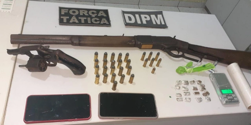Material apreendido pela Polícia Militar em Parnaíba.