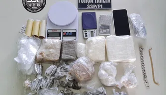Objetos apreendidos na ação da PM e Polícia Civil.