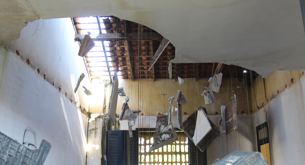 Unidade Escolar Gayoso e Almendra abandonada, no bairro Aeroporto