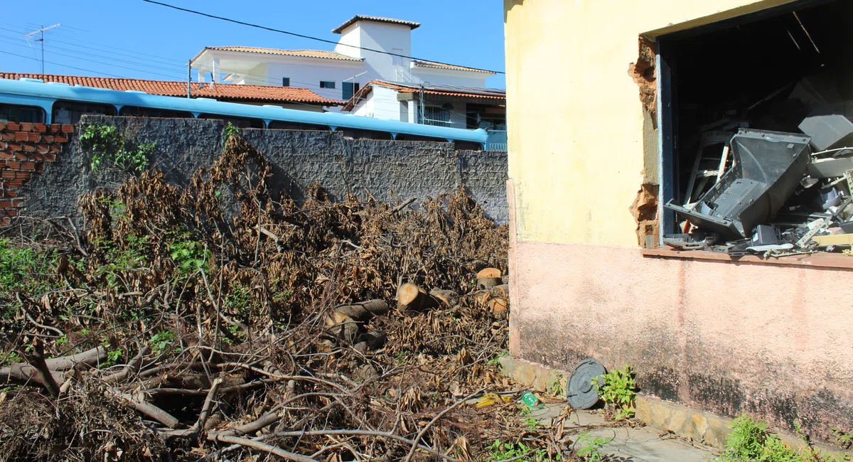 Unidade Escolar Gayoso e Almendra abandonada, no bairro Aeroporto